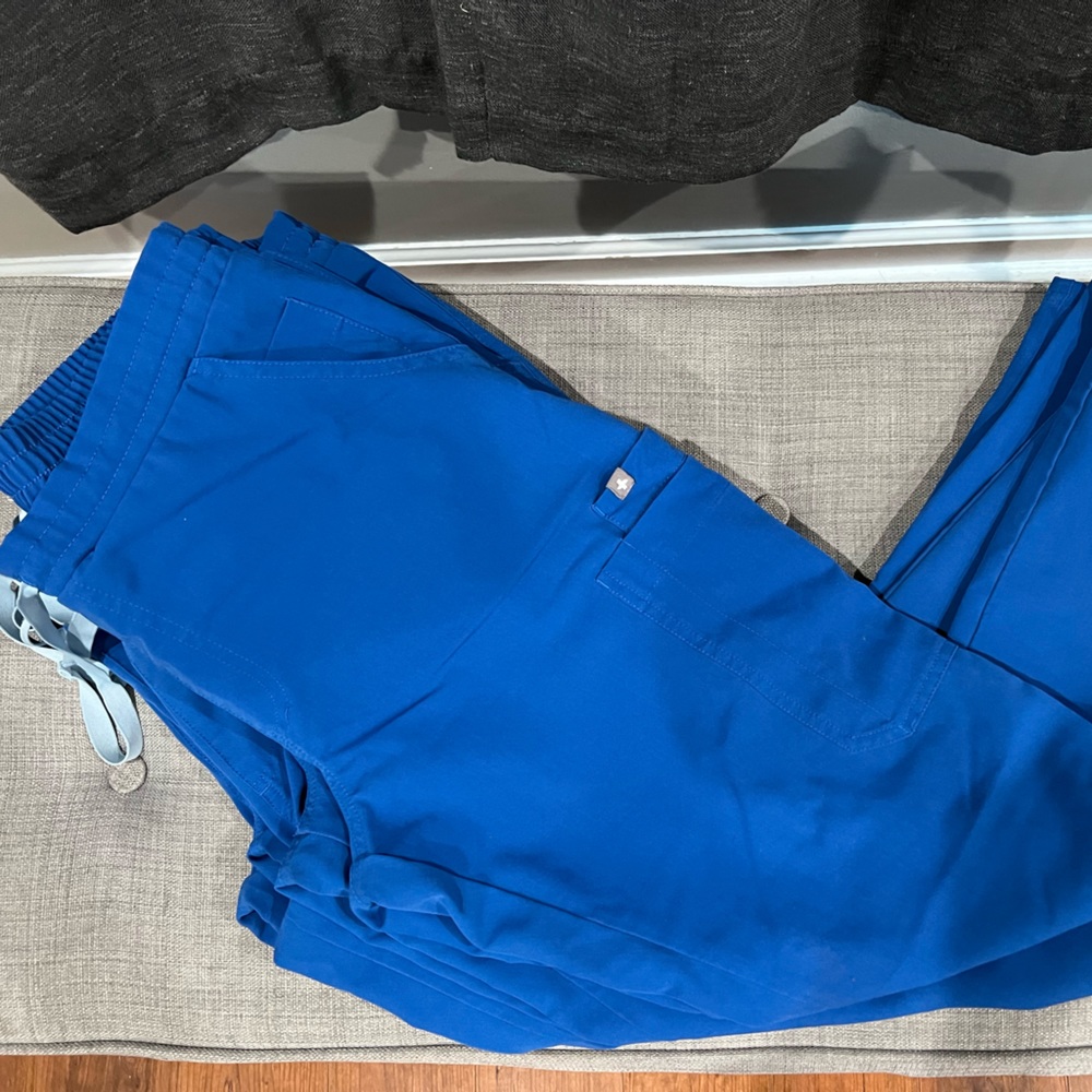 5 pairs of Figs yola skinny scrub pants. Size S, length regular. Royal blue.